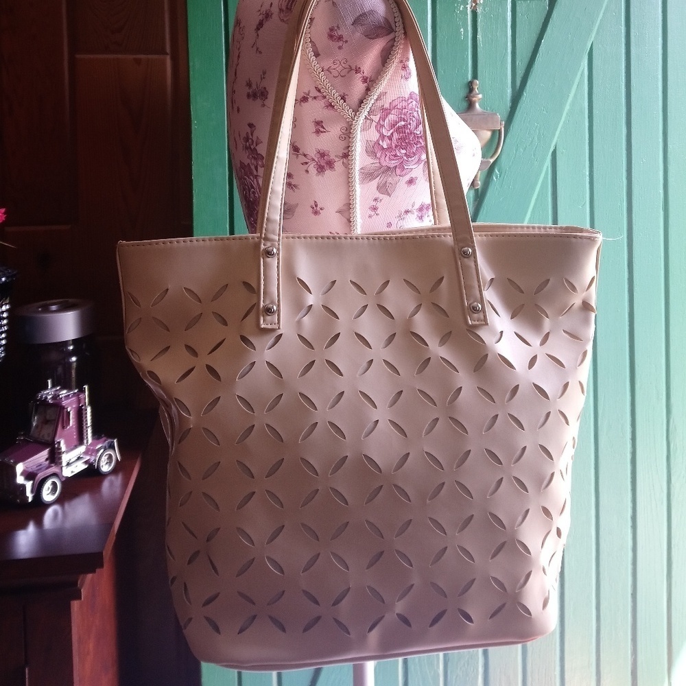 Braciano Hollow Handbag
